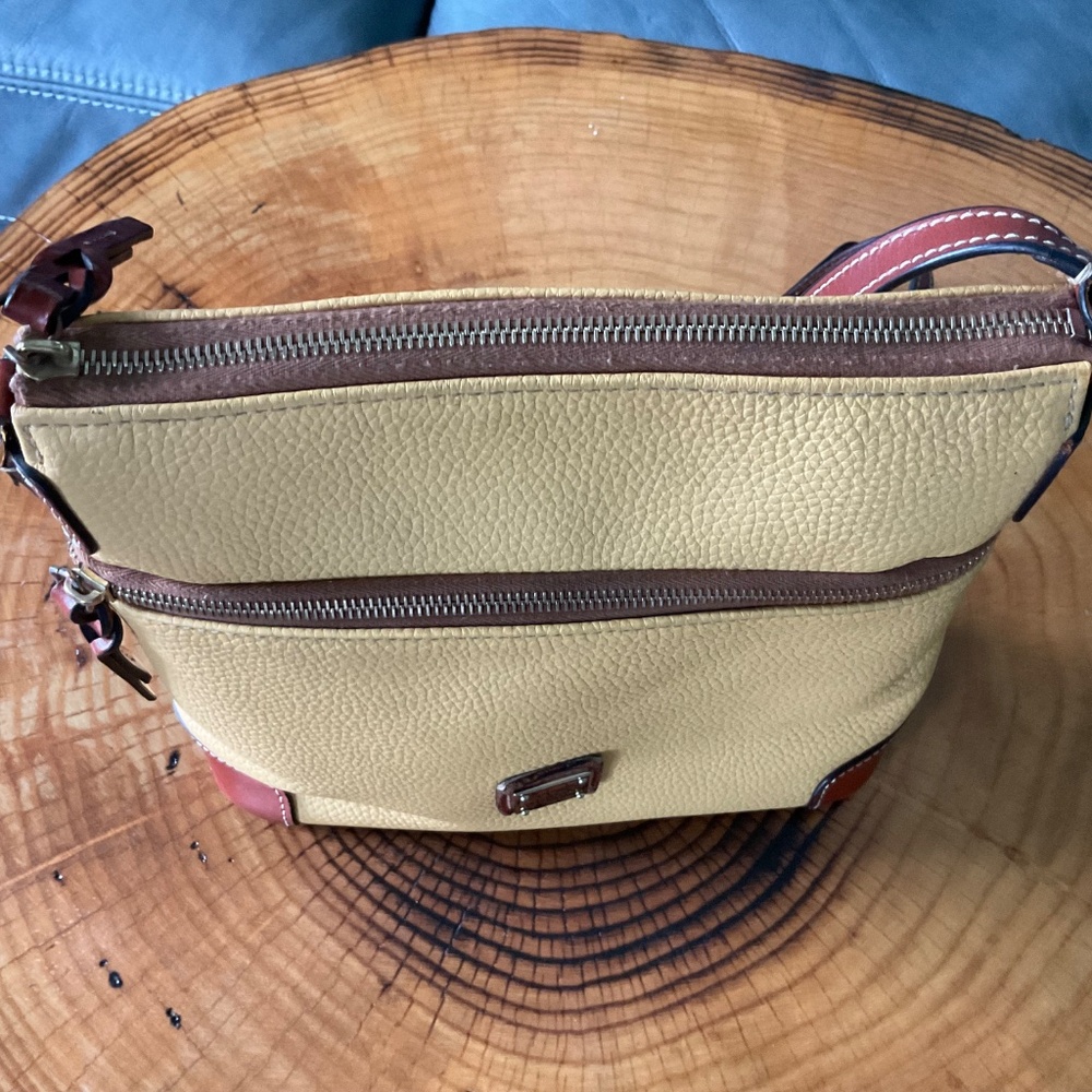 Dooney & Bourke Pebbled Leather Crossbody Bag Yellow Leather Brown Trim - Picture 6 of 16